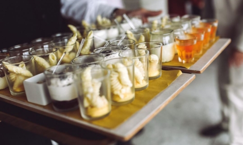 Catering για εταιρικά events: Πώς να έχετε μια επαγγελματική και εντυπωσιακή εμπειρία